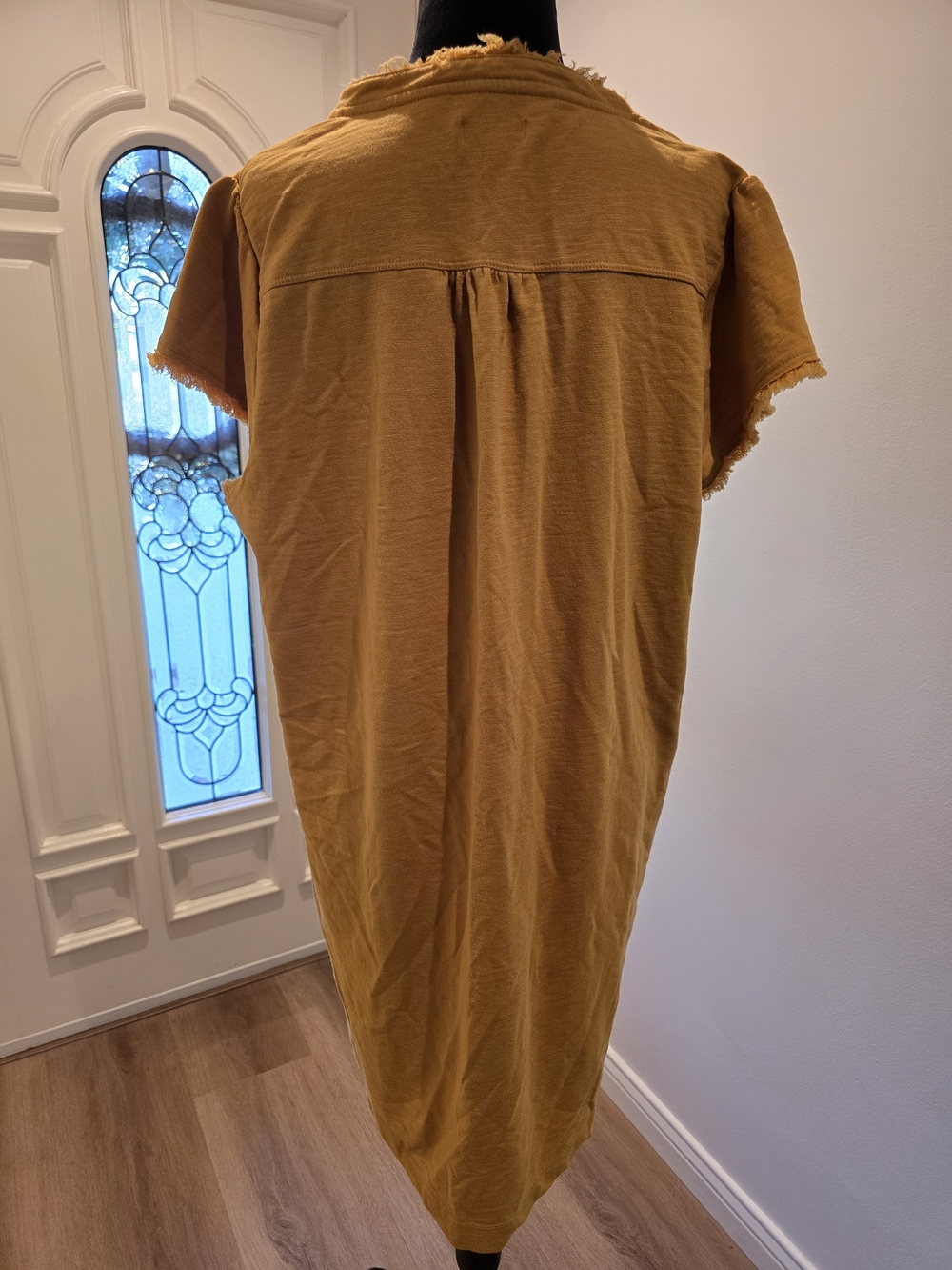 Wonderly Short Sleeve Split Neck Shift Dress - Picture 4 of 6